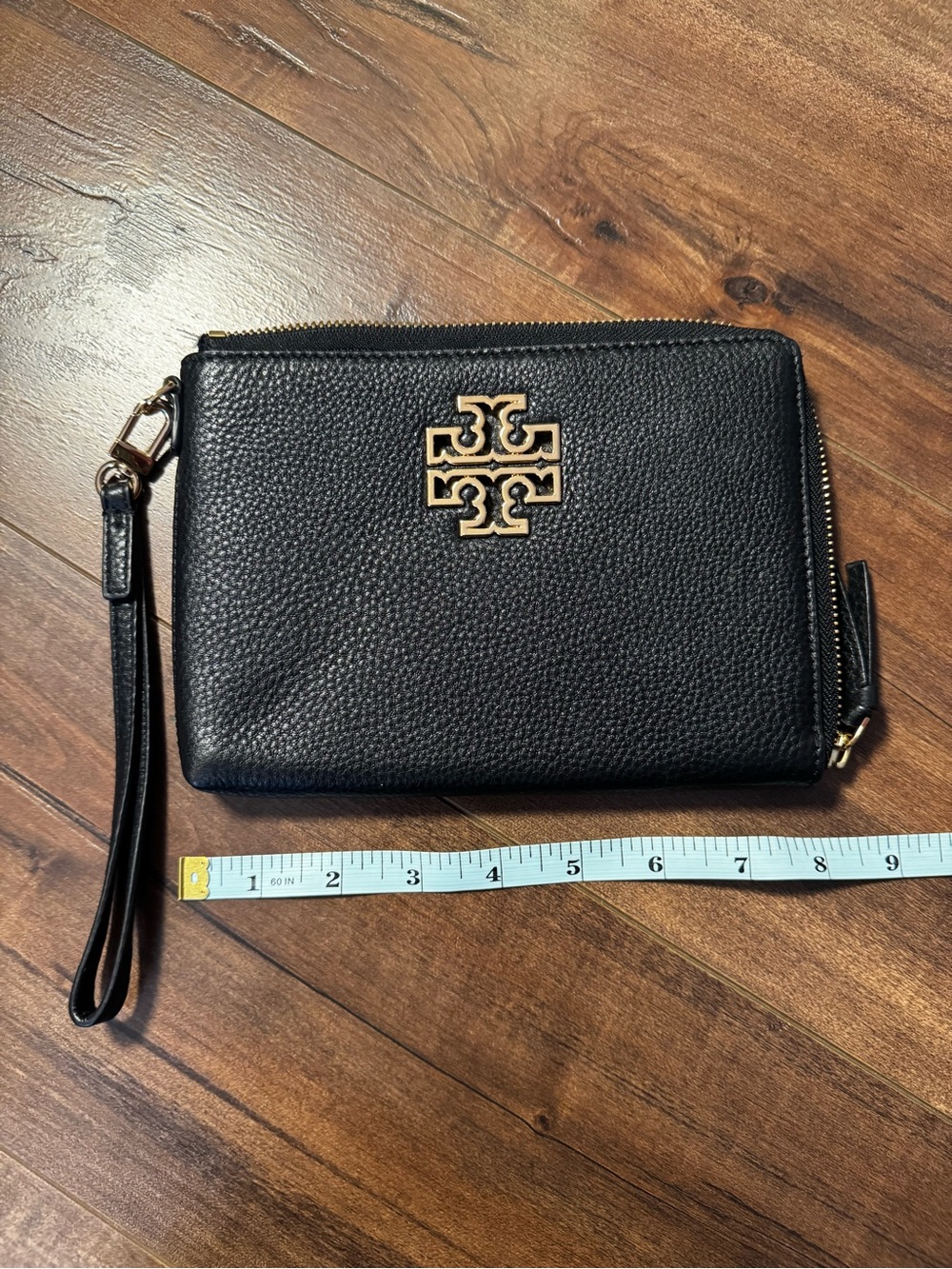 Tory Burch Black Pebbled Leather Wristlet with Gold Logo - Picture 3 of 5